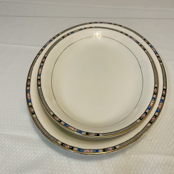 Set of two Serving Platters - Picture 1 of 14